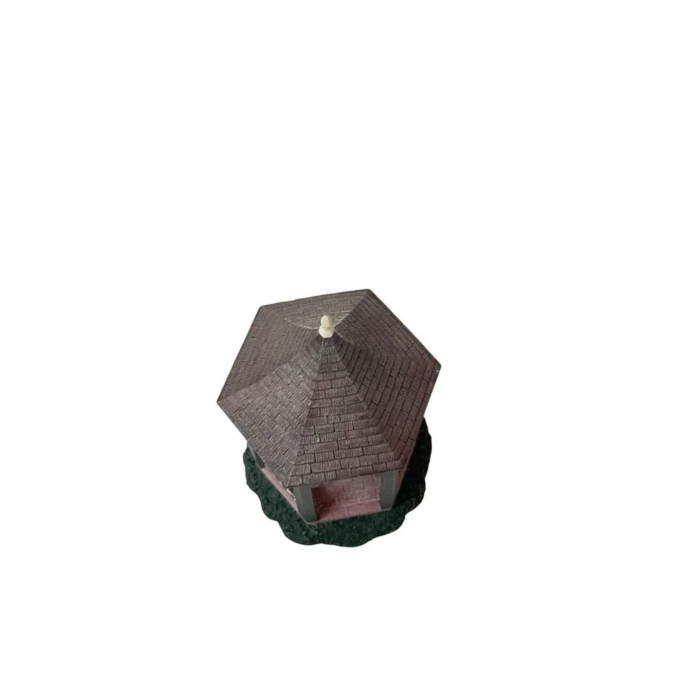 Lang &‎ Wise Colonial Williamsburg Collectible Garden Gazebo No Box Preowned